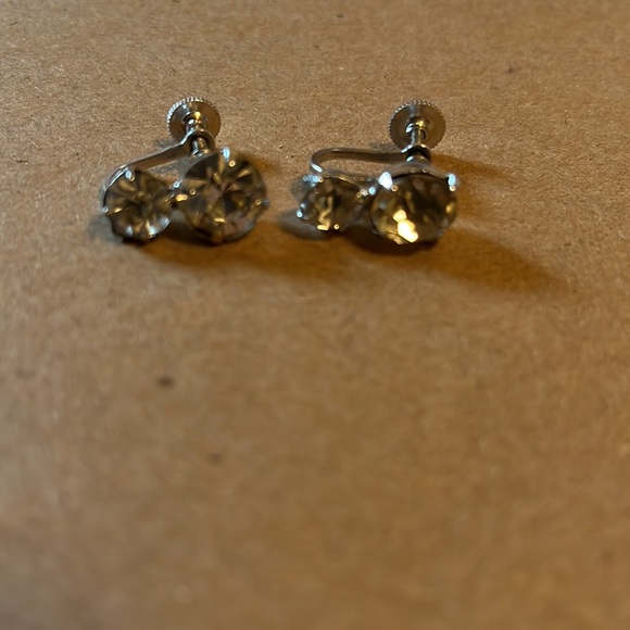 Crystal Post earrings - Picture 2 of 4